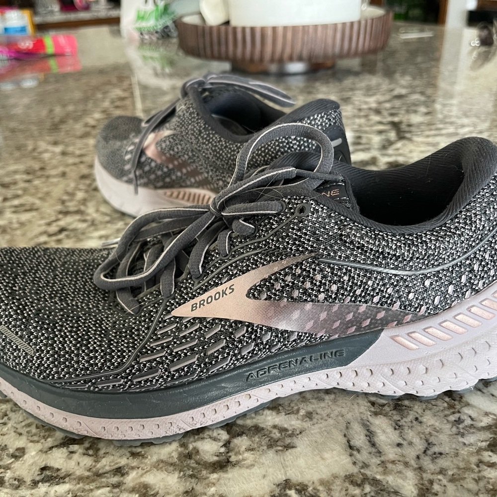 Brooks Gray Athletic Shoes, women’s 8